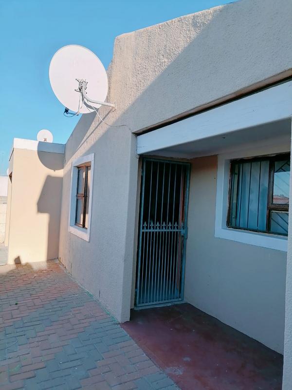 3 Bedroom Property for Sale in Ilitha Park Western Cape